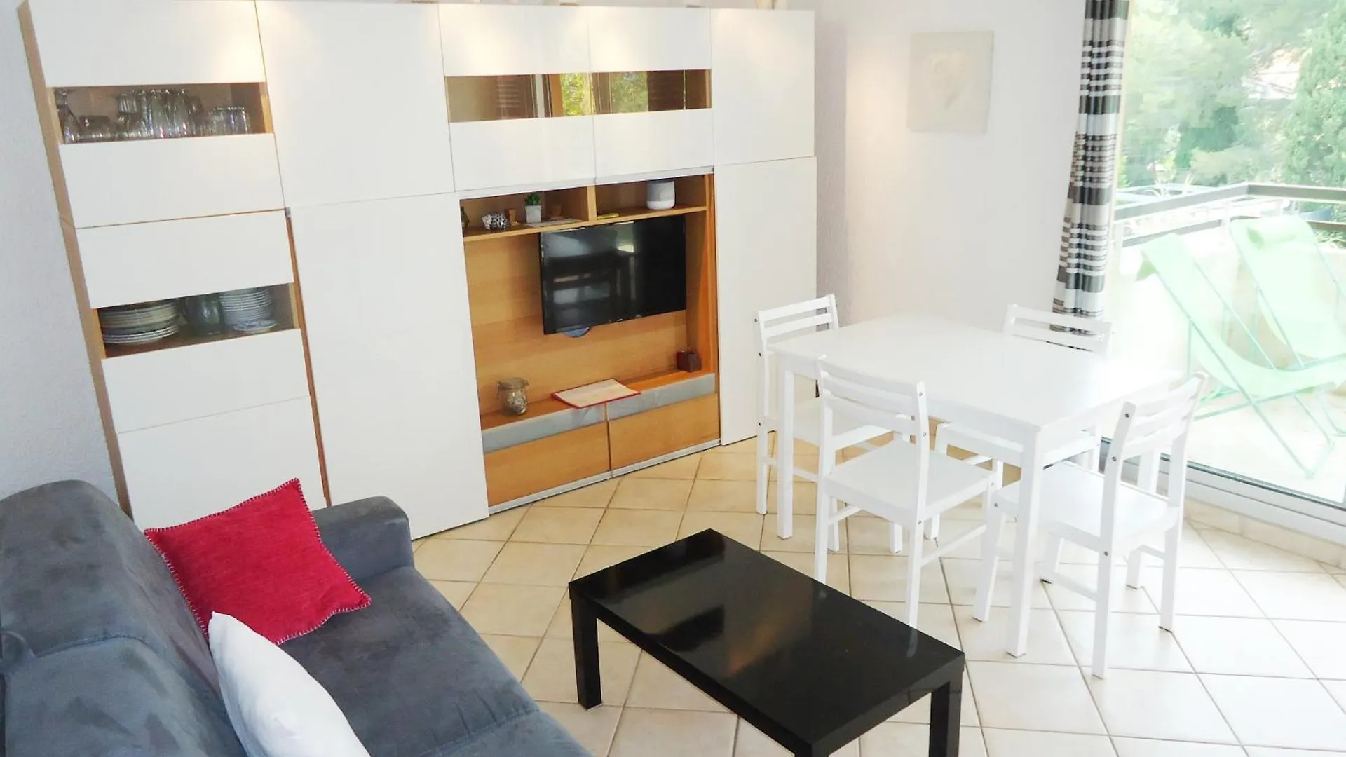 Joli Studio Climatise A 400M Des Commerces Cavalaire-sur-Mer France