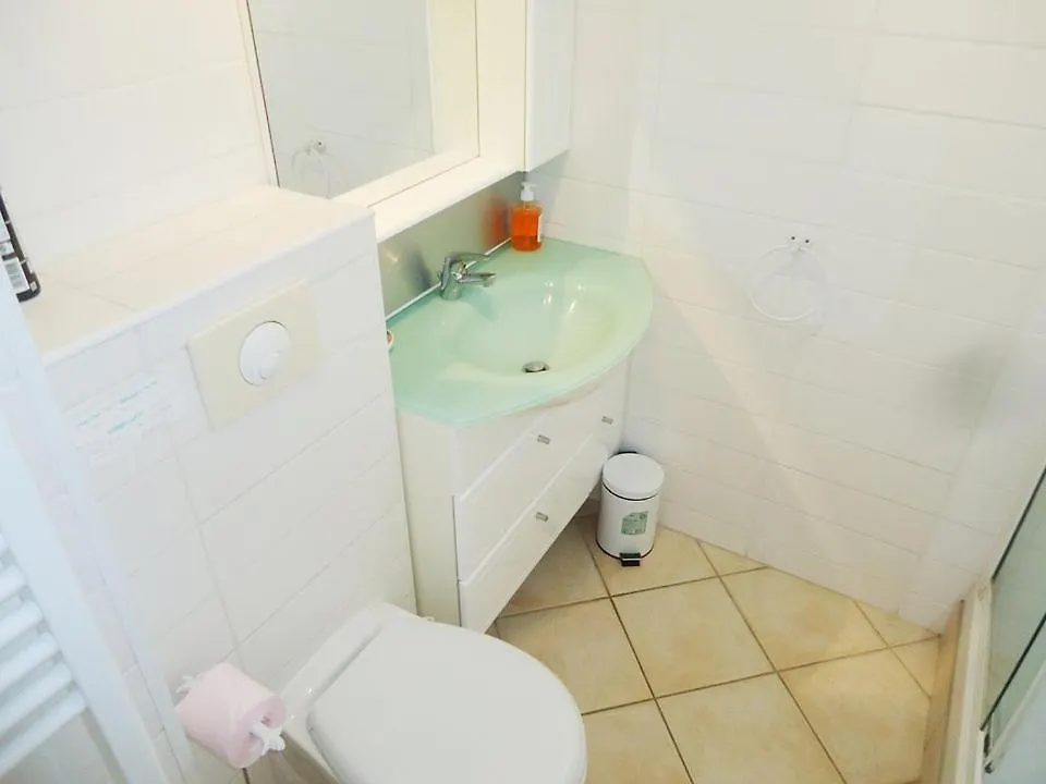 Joli Studio Climatise A 400M Des Commerces Cavalaire-sur-Mer France