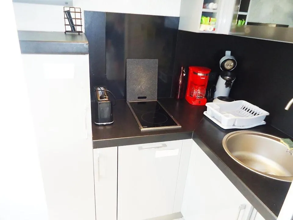 Joli Studio Climatise A 400M Des Commerces Cavalaire-sur-Mer Apartment